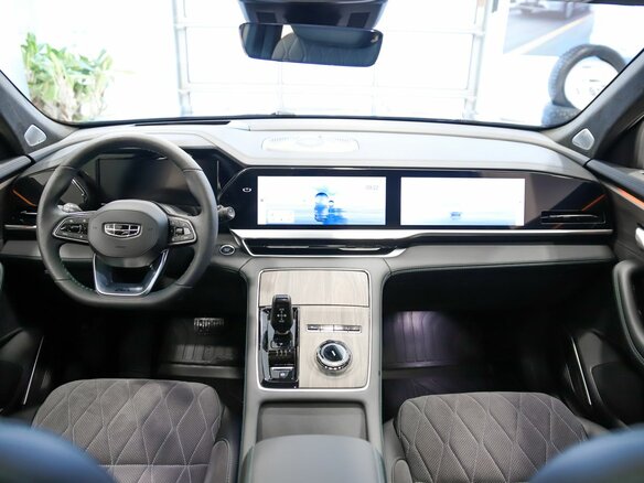 2026 Geely Monjaro I, серый, 4954990 рублей - вид 11