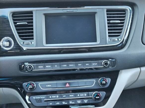 2019 Kia Carnival III, чёрный, 2878000 рублей - вид 20