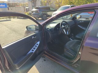 2013 Hyundai Solaris I, фиолетовый, 695000 рублей, вид 5
