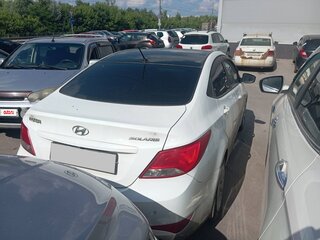 2015 Hyundai Solaris I Рестайлинг, белый, 632000 рублей, вид 3