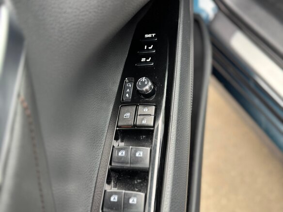 2018 Toyota Camry VIII (XV70), синий, 2850000 рублей - вид 18
