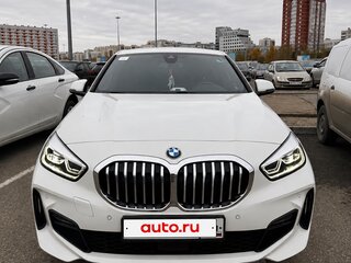 2020 BMW 1 серии 118i III (F40), белый, 2300000 рублей, вид 1