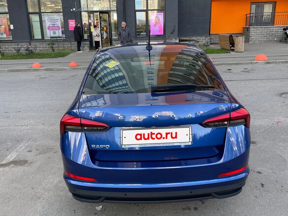 2021 Skoda Rapid II, синий, 1750000 рублей - вид 2