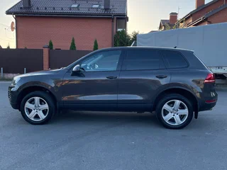 2010 Volkswagen Touareg II, чёрный, 2000000 рублей, вид 4