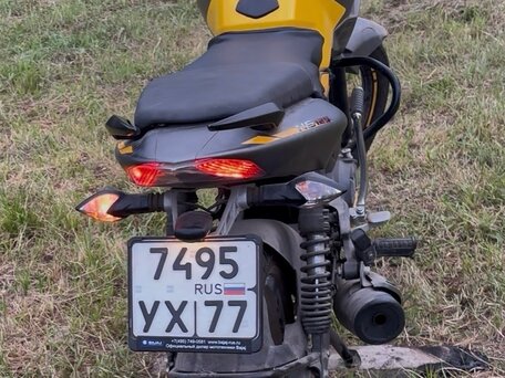 2021 Bajaj Pulsar 125, жёлтый, 150000 рублей, вид 5