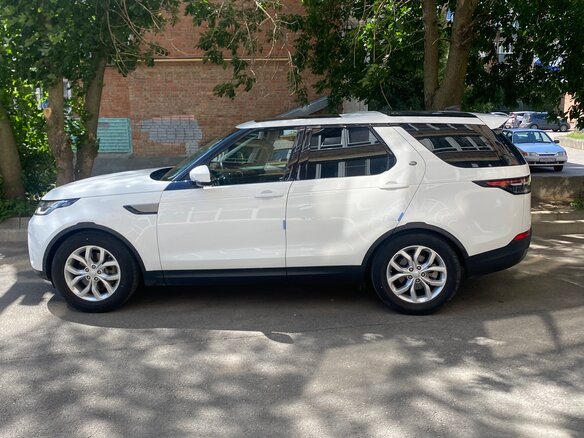 2019 Land Rover Discovery V, белый, 3500000 рублей - вид 2