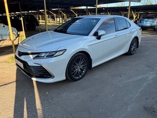 2021 Toyota Camry VIII (XV70) Рестайлинг, белый, 2900000 рублей, вид 1