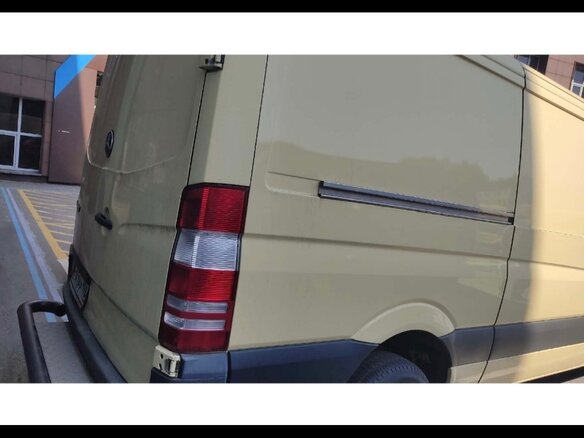 2011 Mercedes-Benz Sprinter, жёлтый, 1900000 рублей - вид 3