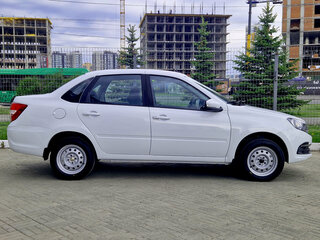 2026 Lada (ВАЗ) Granta I Рестайлинг, белый, 1110000 рублей, вид 4