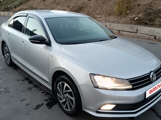 2018 Volkswagen Jetta VI Рестайлинг, серебристый, 1435000 рублей, вид 3