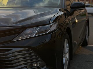 2021 Toyota Camry VIII (XV70), чёрный, 2350000 рублей, вид 1