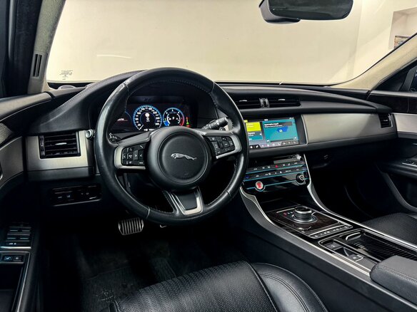 2020 Jaguar XF II, синий, 2560000 рублей - вид 13