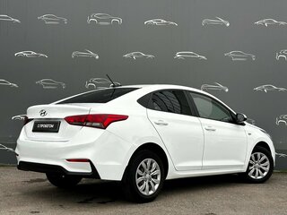 2019 Hyundai Solaris II, белый, 1115600 рублей, вид 2
