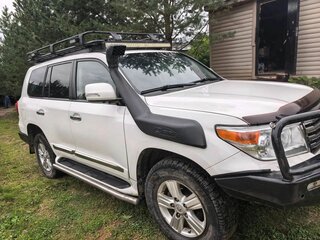 2014 Toyota Land Cruiser 200 Series Рестайлинг 1, белый, 4000000 рублей, вид 3