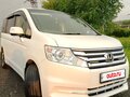 2013 Honda Stepwgn Spada IV Рестайлинг, белый, 1580000 рублей - вид 3