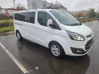 2017 Ford Tourneo Custom LWB I Рестайлинг, белый, 2350000 рублей, вид 3