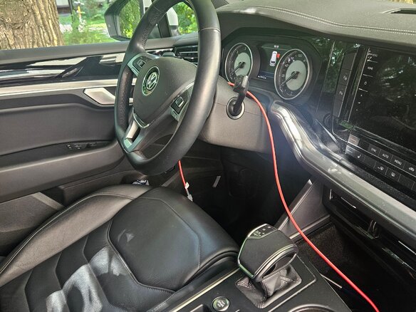 2018 Volkswagen Touareg III, белый, 5200000 рублей - вид 2