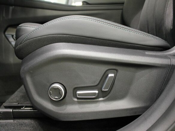 2025 Geely Monjaro I Рестайлинг, серый, 4954990 рублей - вид 8