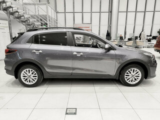 2021 Kia Rio X IV Рестайлинг, серый, 1550000 рублей, вид 4