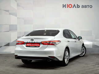 2019 Toyota Camry VIII (XV70), белый, 3150000 рублей, вид 4