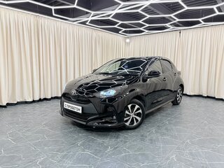 2020 Toyota Yaris IV, чёрный, 1229000 рублей, вид 1