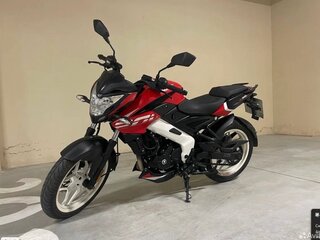 2021 Bajaj Pulsar NS 200, красный, 210000 рублей, вид 1