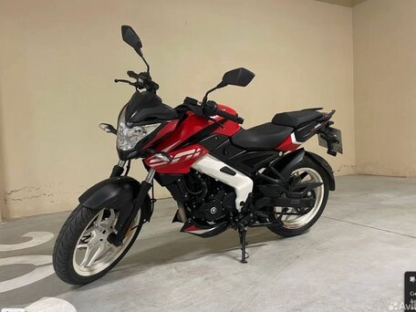 2021 Bajaj Pulsar NS 200, красный, 210000 рублей, вид 1