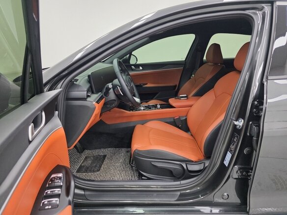2026 Kia K5 III Рестайлинг, серый - вид 9