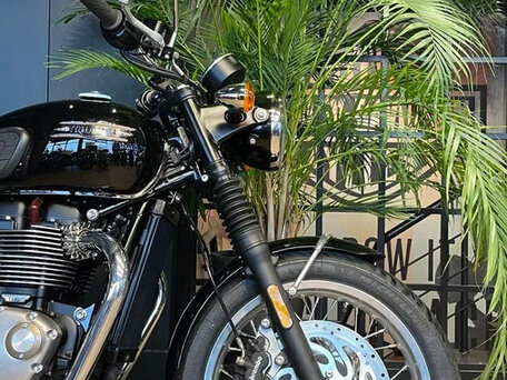 2024 Triumph Bonneville T120, чёрный, 1790000 рублей, вид 5