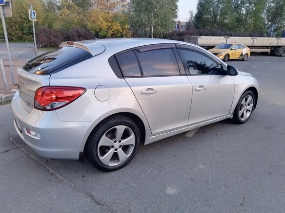 2012 Chevrolet Cruze I, серебристый, 640000 рублей - вид 5