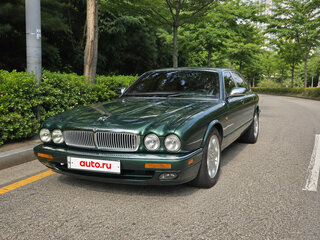 1996 Jaguar XJ Classic Sovereign II (X300), зелёный, 4100000 рублей, вид 2