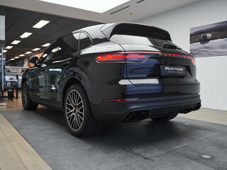 2021 Porsche Cayenne III, чёрный, 9300000 рублей, вид 3