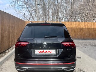 2021 Volkswagen Tiguan II Рестайлинг, чёрный, 3500000 рублей, вид 4