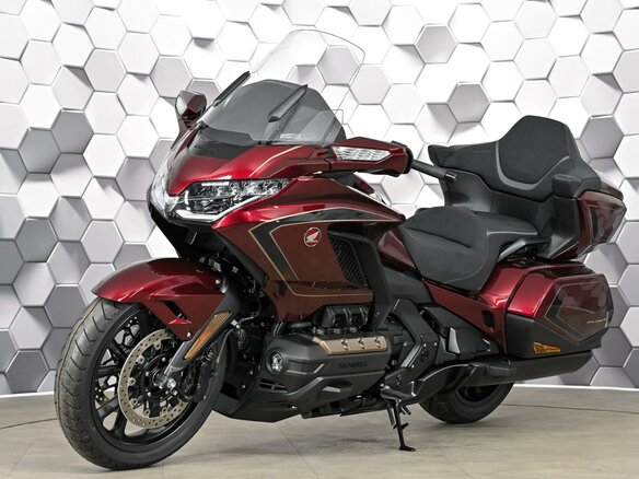 2025 Honda GL 1800 Gold Wing, красный, 3649000 рублей - вид 1