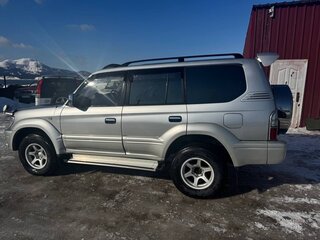 2000 Toyota Land Cruiser Prado 90 Series Рестайлинг, серебристый, 2400000 рублей, вид 5