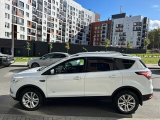 2017 Ford Kuga II Рестайлинг, белый, 1600000 рублей, вид 3