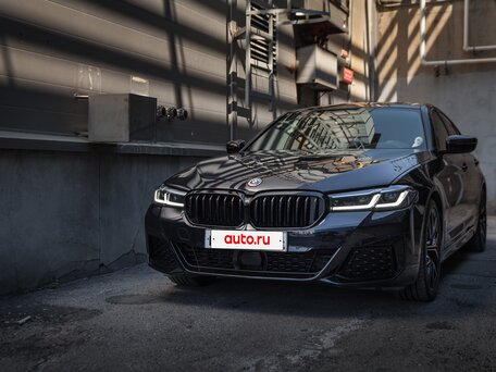2022 BMW 5 серии 530i xDrive VII (G30/G31/G38) Рестайлинг, чёрный, 5850000 рублей, вид 2