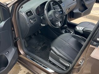 2014 Volkswagen Polo V, коричневый, 680000 рублей, вид 5