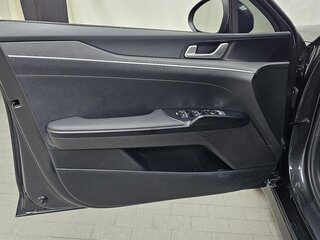 2022 Kia K5 III, чёрный, 2160000 рублей, вид 3