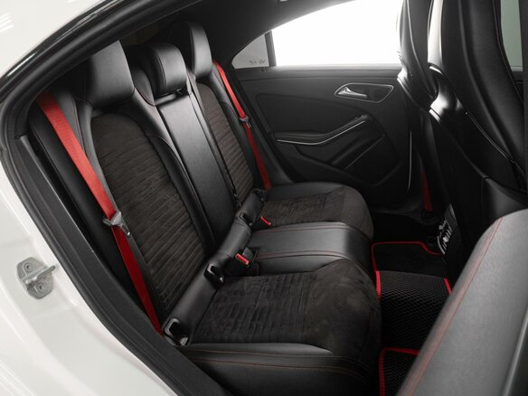 2016 Mercedes-Benz CLA AMG 45 AMG I (C117, X117) Рестайлинг, белый, 2525000 рублей - вид 16