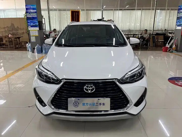 2023 Toyota Yaris XP150 XP150 Рестайлинг 2, белый, 1250000 рублей - вид 1