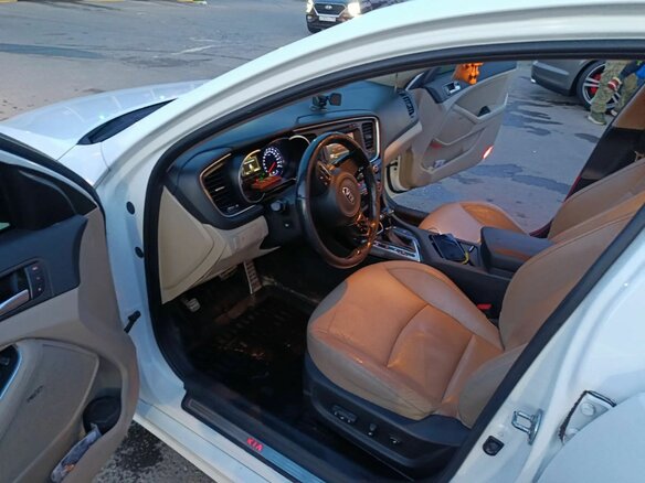 2014 Kia Optima III Рестайлинг, белый, 1400000 рублей - вид 7