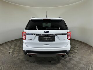 2016 Ford Explorer V Рестайлинг, белый, 2600000 рублей, вид 3