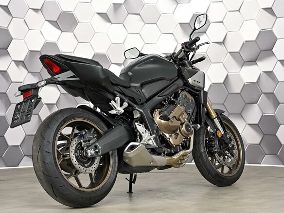 2024 Honda CB 650R, чёрный, 1177000 рублей - вид 6