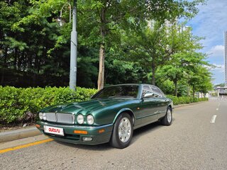 1996 Jaguar XJ Classic Sovereign II (X300), зелёный, 4100000 рублей, вид 1