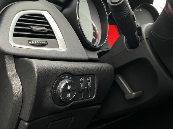 2013 Opel Astra J Рестайлинг, белый, 899000 рублей - вид 17