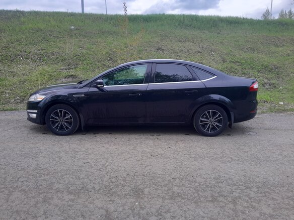 2011 Ford Mondeo IV Рестайлинг, чёрный, 1000000 рублей - вид 8