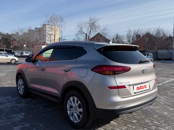 2018 Hyundai Tucson III, бежевый, 2250000 рублей - вид 5