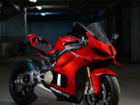 2026 Ducati Panigale V4, красный, 4250000 рублей, вид 1