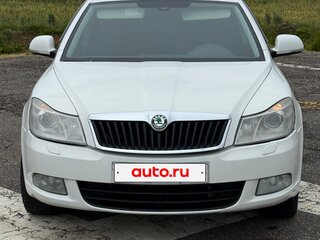 2013 Skoda Octavia II (A5) Рестайлинг, белый, 600000 рублей, вид 2
